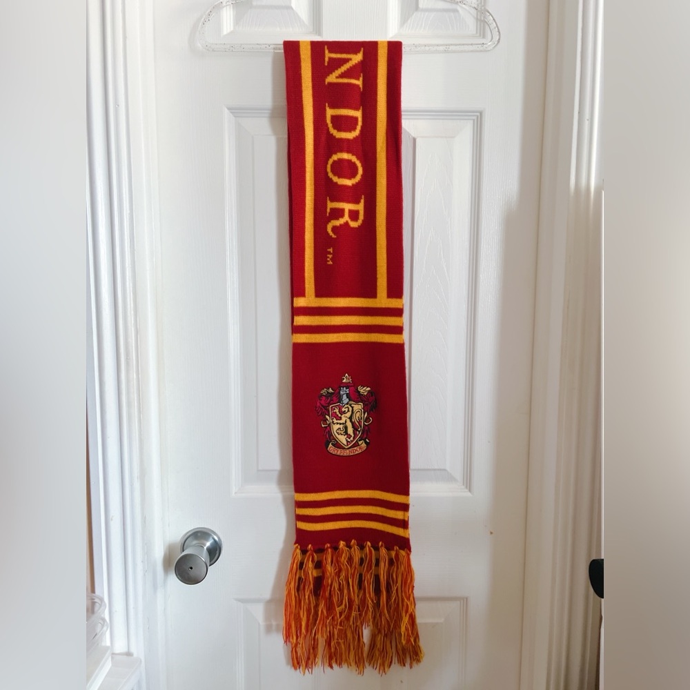 Harry Potter scarf Gryffindor lion crest red orange acrylic 76” long - Picture 11 of 13